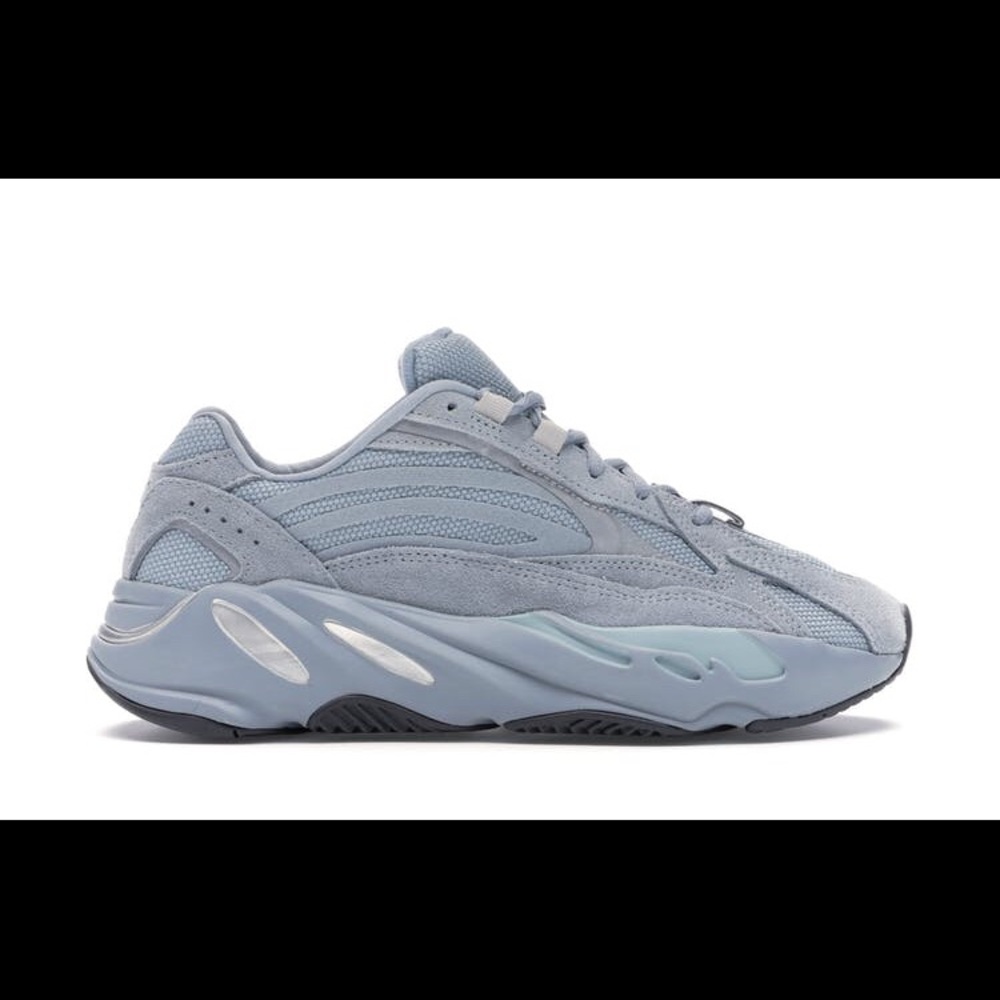 yezzy boost 700 hospital blue